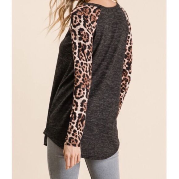 Leopard Sleeve Raglan Top - Picture 8 of 12